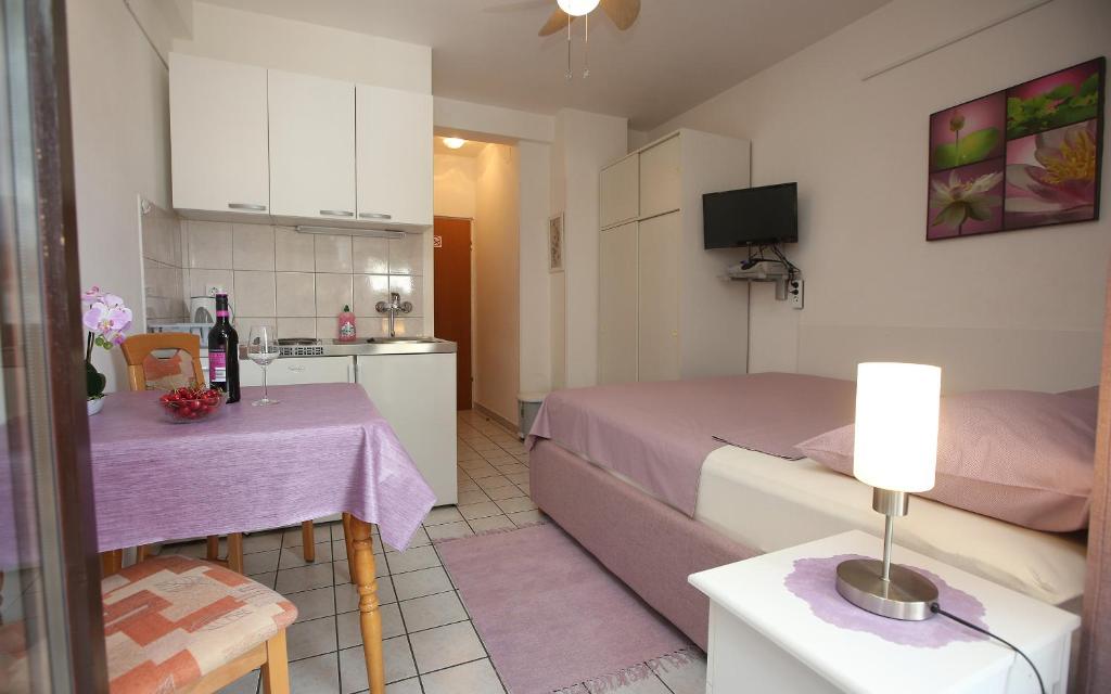 Kuchyňa alebo kuchynka v ubytovaní Stela Apartments
