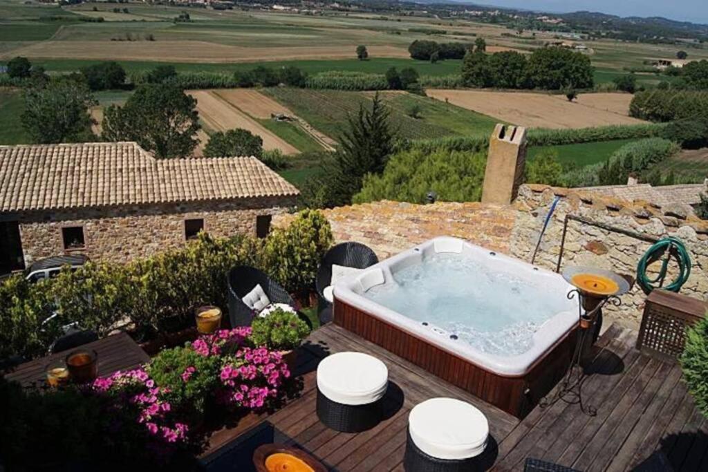 Casa rural con jacuzzi en el centro histórico de Pals, Pals ...