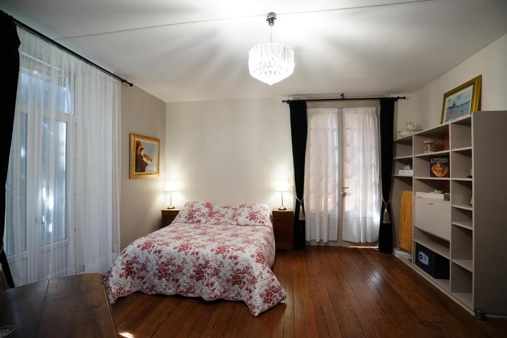 Château de Champblanc - Quadruple Room With Private External Bathroom
