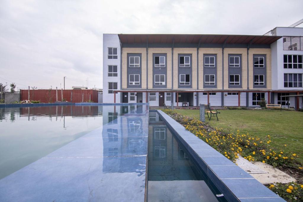 Bazén v ubytování Eseriani The Resort nebo v jeho okolí
