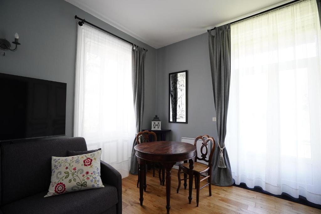 Château de Champblanc - Suite Junior Avec Vue Sur Jardin
