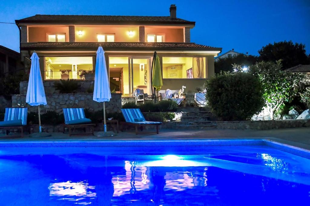 Bazén v ubytovaní *****Pool house with beautiful seaview,big garden and old tavern***** alebo v jeho blízkosti