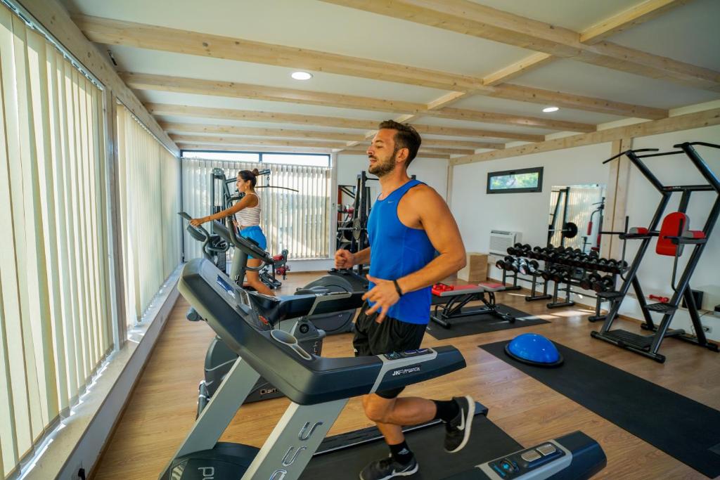 Fitness centrum a/nebo fitness zařízení v ubytování Hotel Residence Sciaron