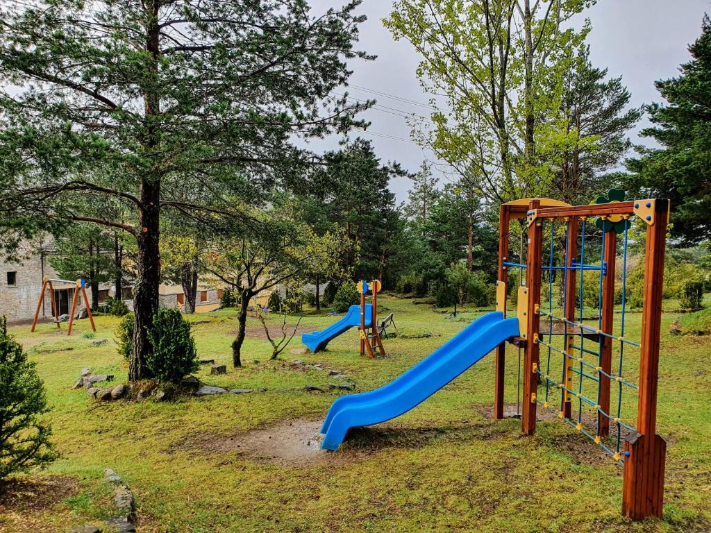 Herní místnost nebo prostor pro děti v ubytování Apartamento de montaña y ESQUÍ en el Pirineo Aragonés, Villanúa - WIFI