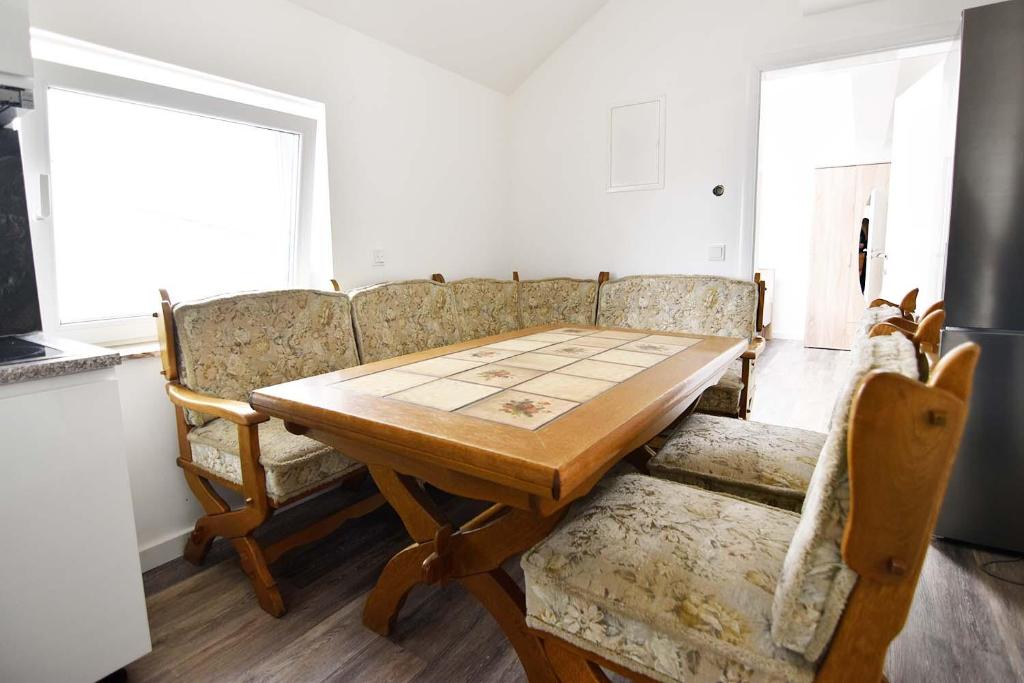 Posezení v ubytování Moderne Ferienwohnung mit Sat-TV & WLAN