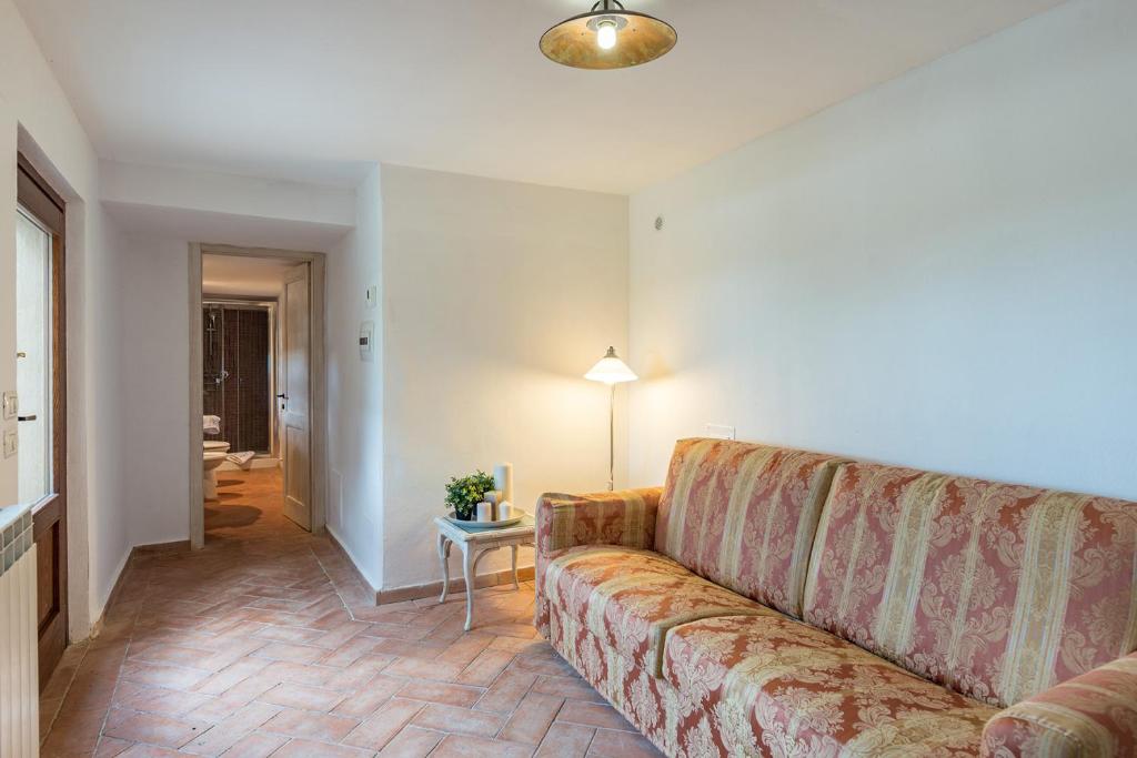 Posedenie v ubytovaní CASALE MONTEGIOVI 6, Emma Villas