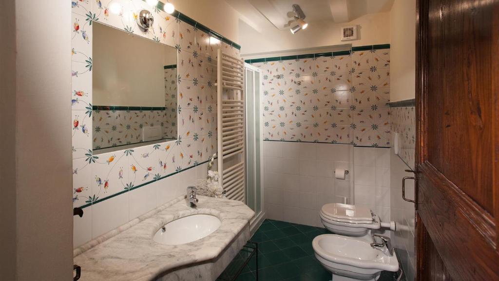 Kúpeľňa v ubytovaní IL BORGO 16, Emma Villas