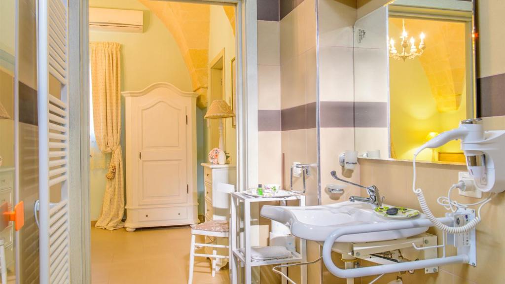 Zdjęcie z galerii obiektu LA LECCINA 2&2, Emma Villas w mieście Erchie