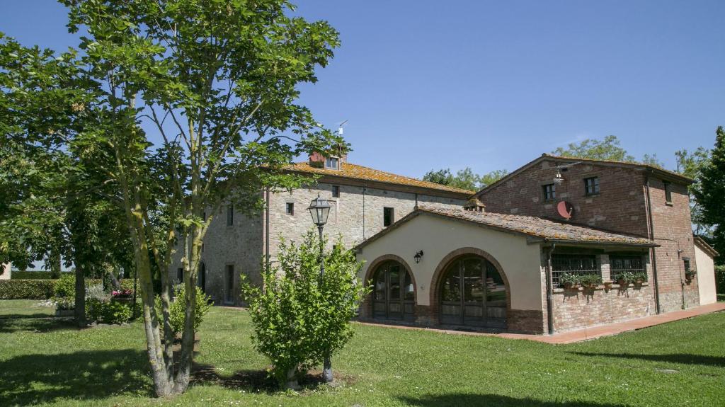 A garden outside Le Caselle 26, Emma Villas