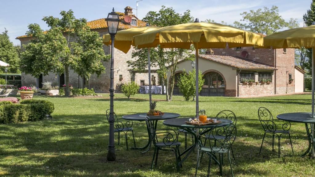 A garden outside Le Caselle 26, Emma Villas