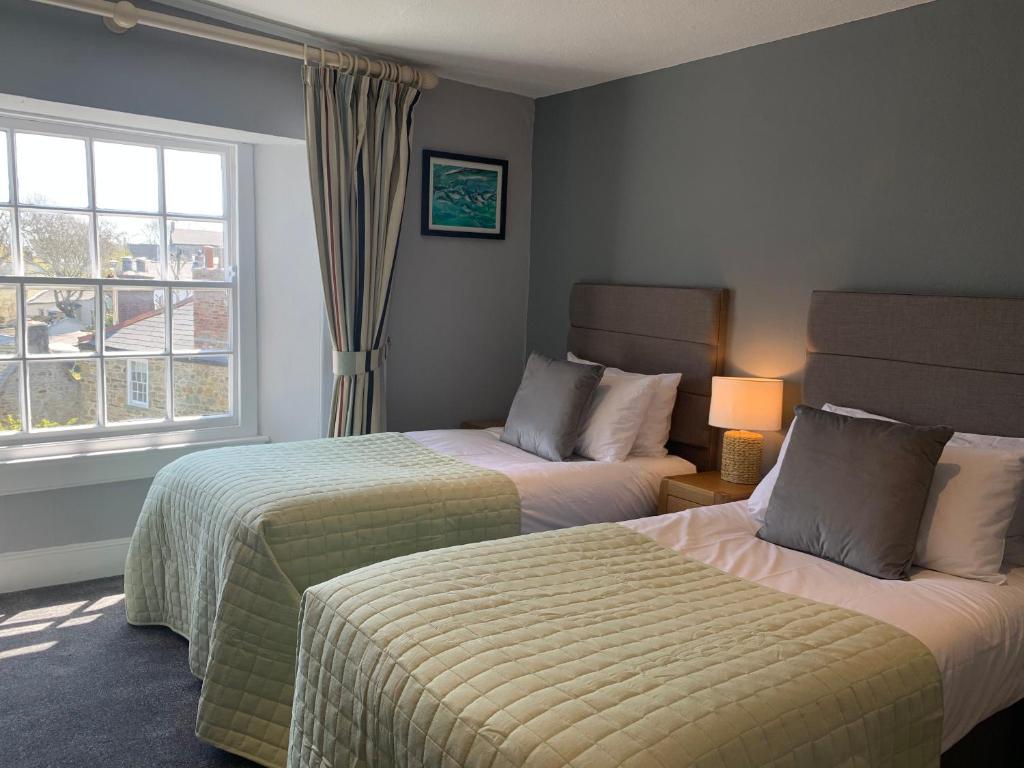 St Agnes Hotel - Twin Room With Private Bathroom