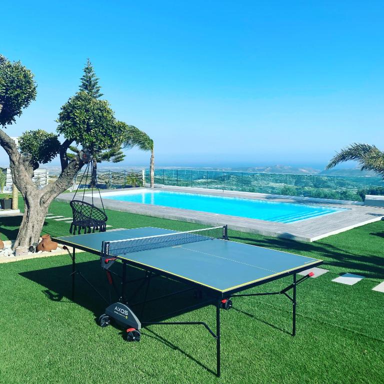 Bazén v ubytování Kasparis View Residence nebo v jeho okolí