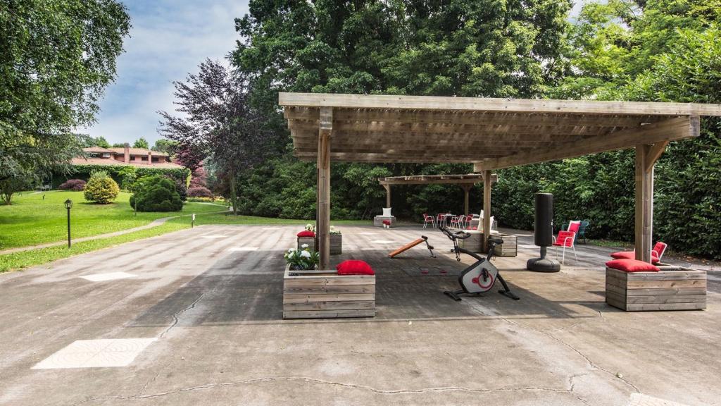 Ogród w obiekcie VILLA PINA 8&2, Emma Villas