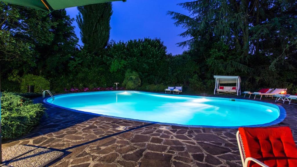 Basen w obiekcie VILLA PINA 8&2, Emma Villas lub w pobliżu