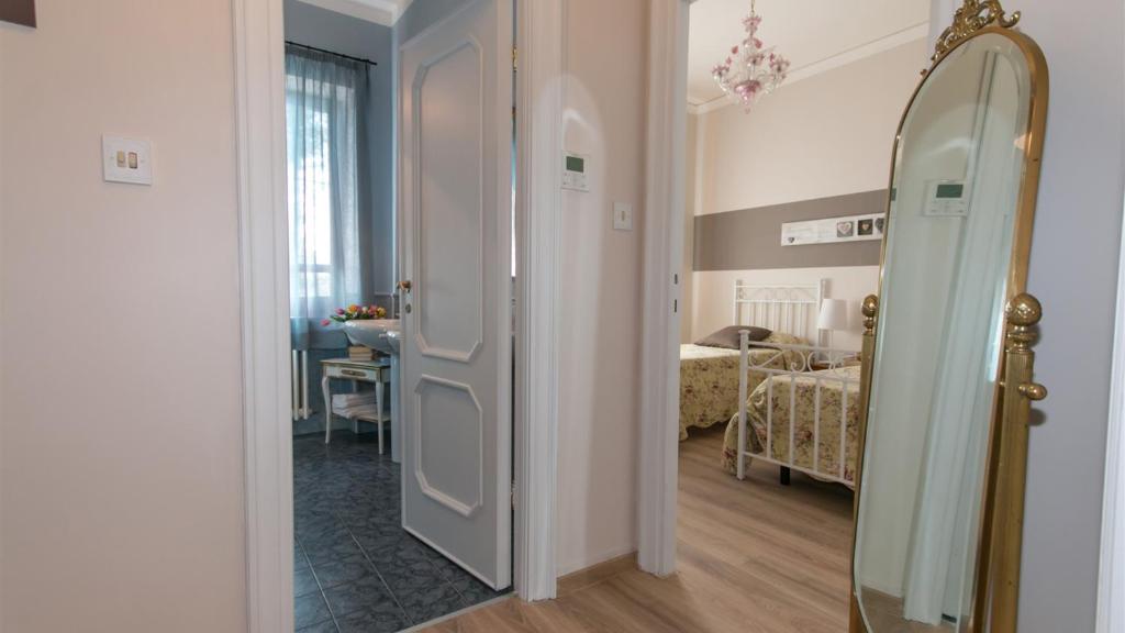 A bed or beds in a room at Villa Ombrosa 8, Emma Villas