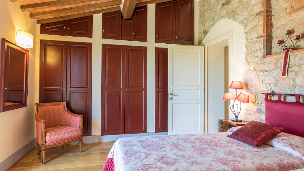 Łóżko lub łóżka w pokoju w obiekcie Villa Santa Maria 14, Emma Villas