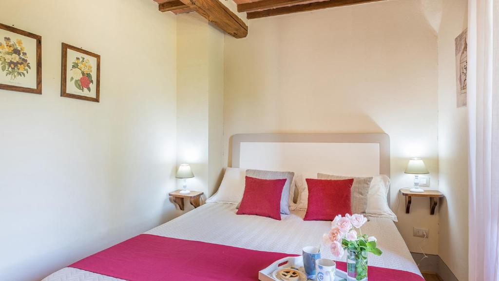 Łóżko lub łóżka w pokoju w obiekcie Villa Santa Maria 14, Emma Villas