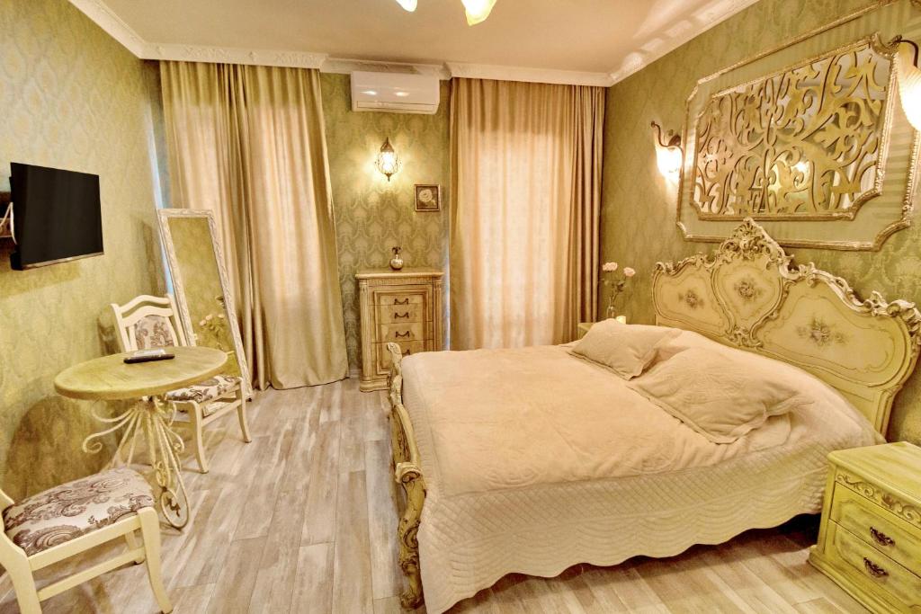 TV a/nebo společenská místnost v ubytování Old Tbilisi Gate