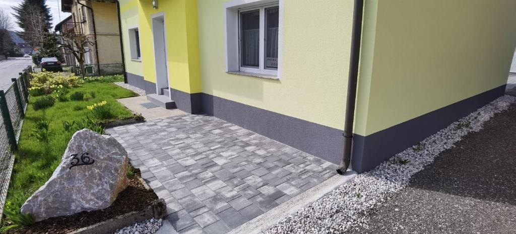 Budova, kde se apartmán nachází