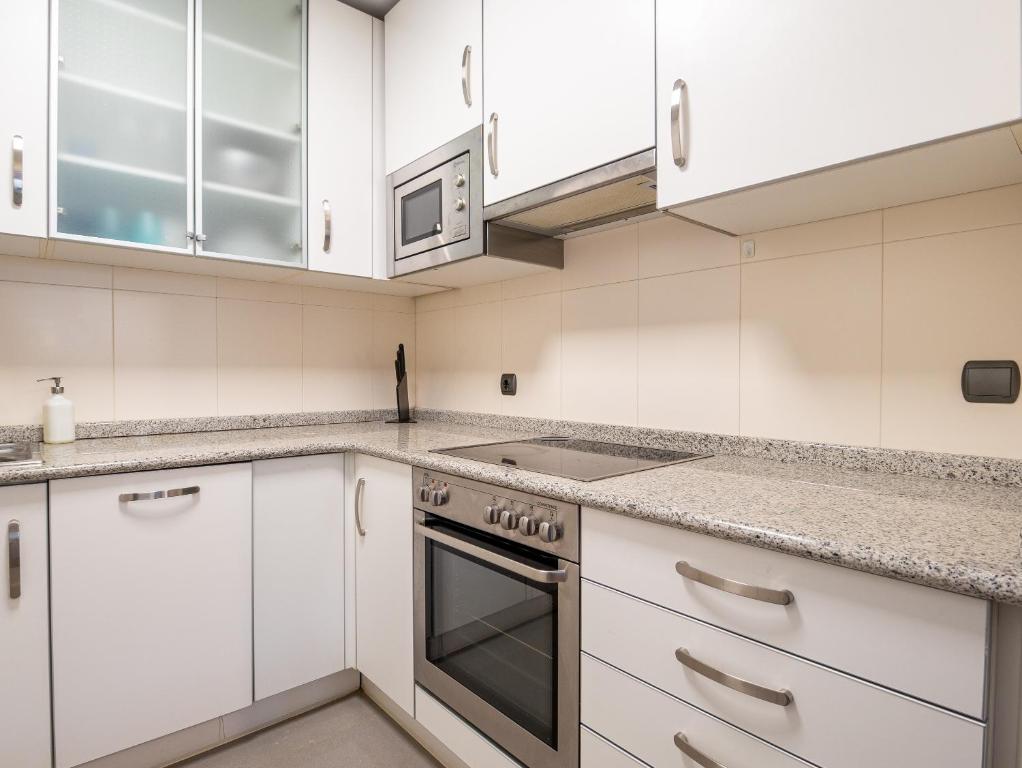 A kitchen or kitchenette at Recoleta Downtown Suite by Beauty Rentals