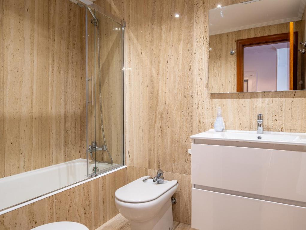 A bathroom at Recoleta Downtown Suite by Beauty Rentals