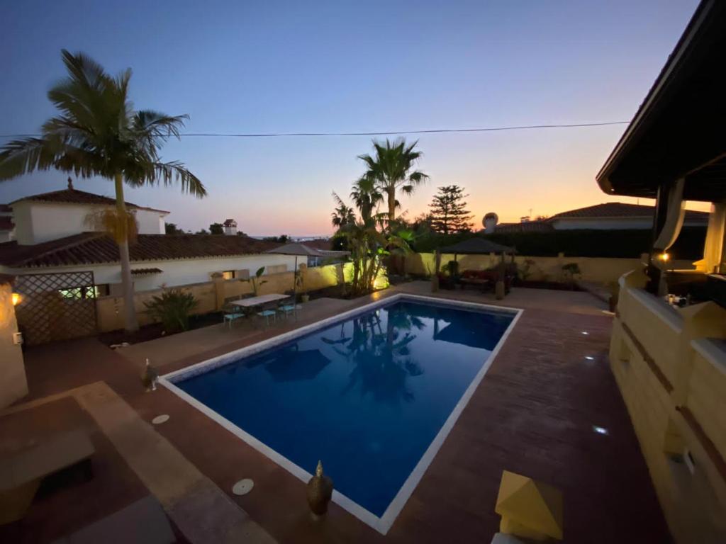 Bluehouse con piscina privada 300m de la playa, Caleta De ...