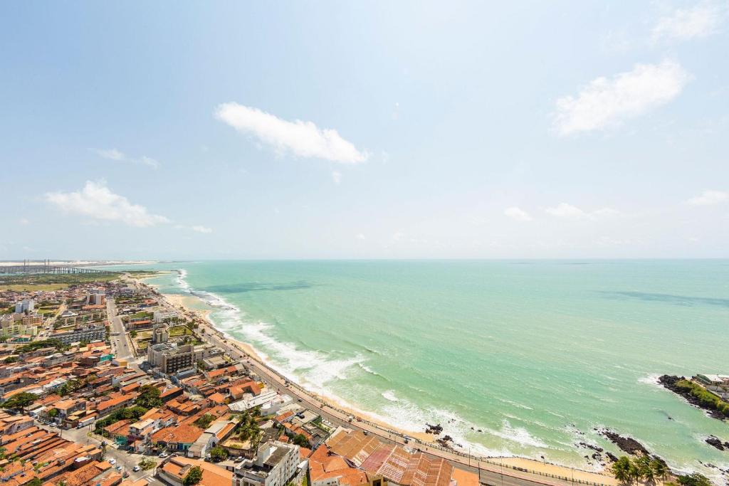  Conforto na melhor localização de Areia Preta por Carpediem
