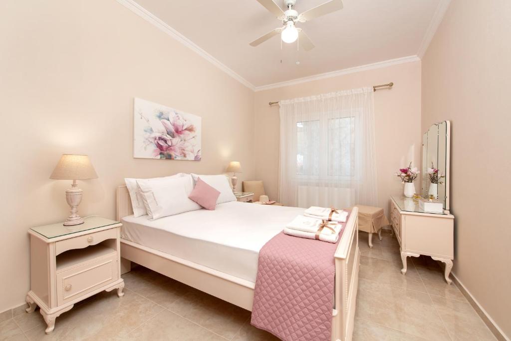 Nostalgia Corfu Town Apartments - 17