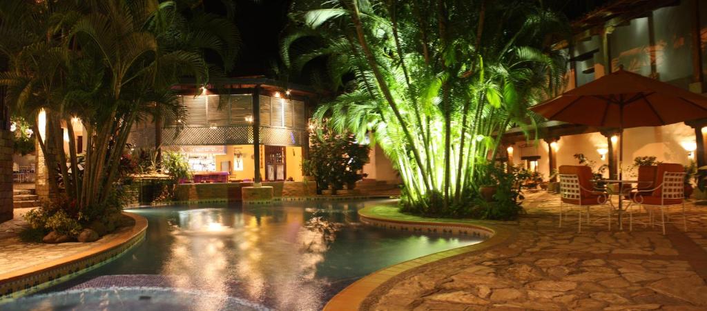 Bazén v ubytování Hotel Marina Copan nebo v jeho okolí