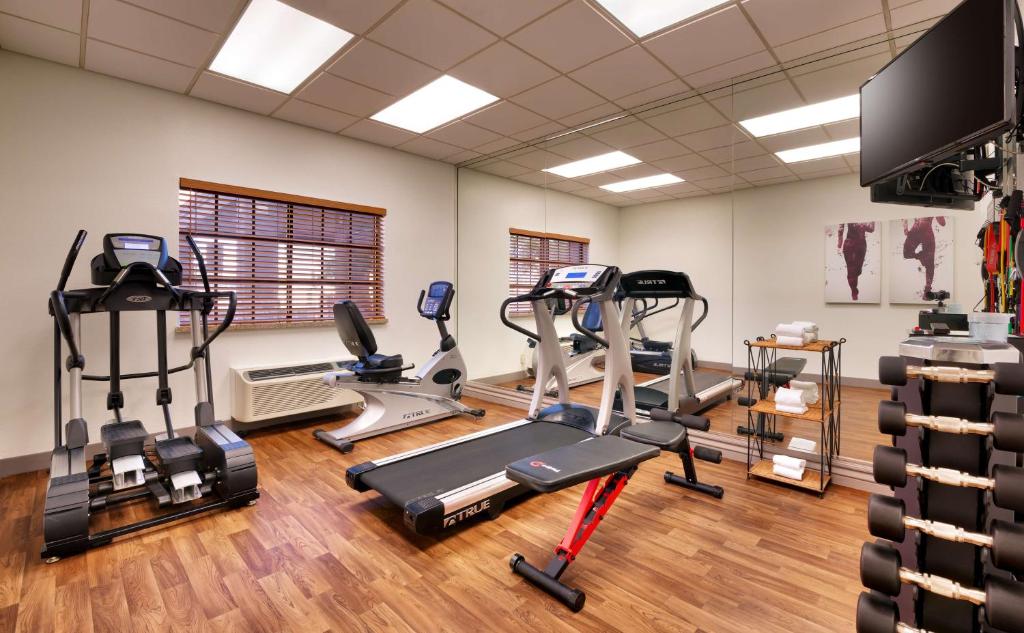 a gym with treadmills and elliptical machines at Best Western Downtown Phoenix in Phoenix