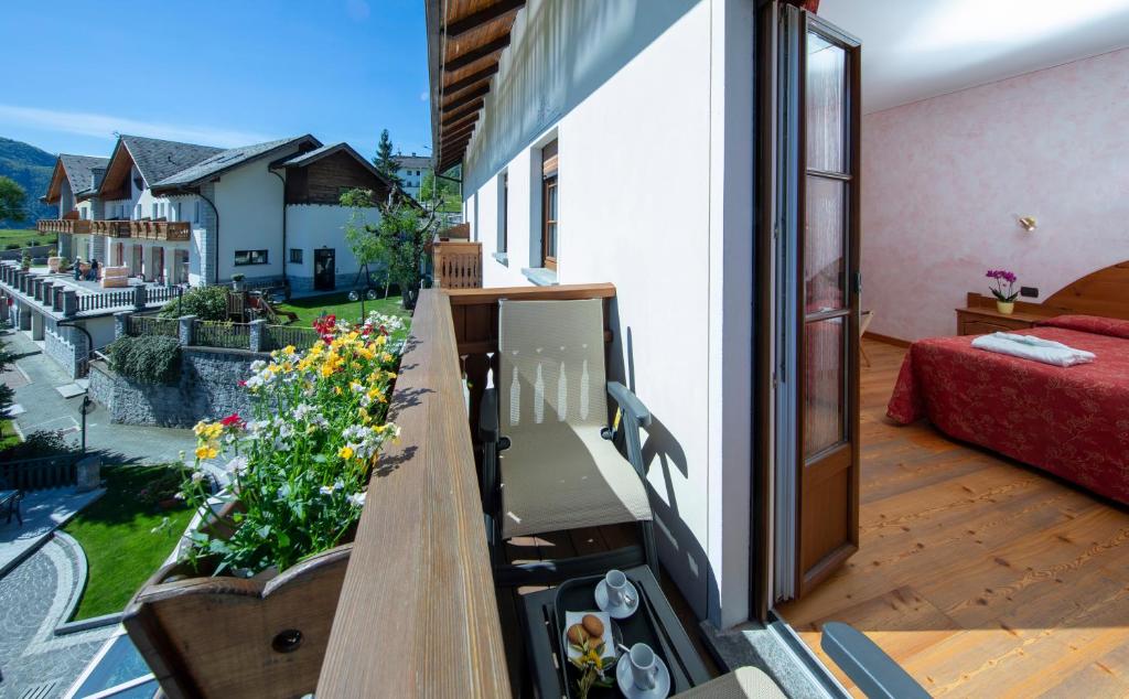 Balkón nebo terasa v ubytování Albergo Edelweiss - LareSpa
