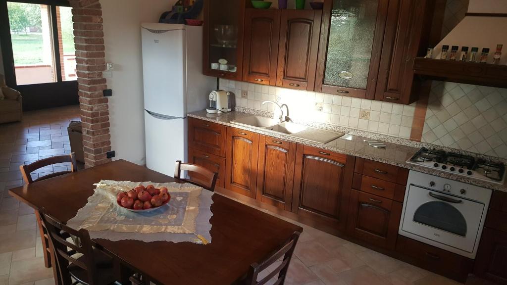Villa nel verde a Iglesias - Lussuosa Oasi con Giardino