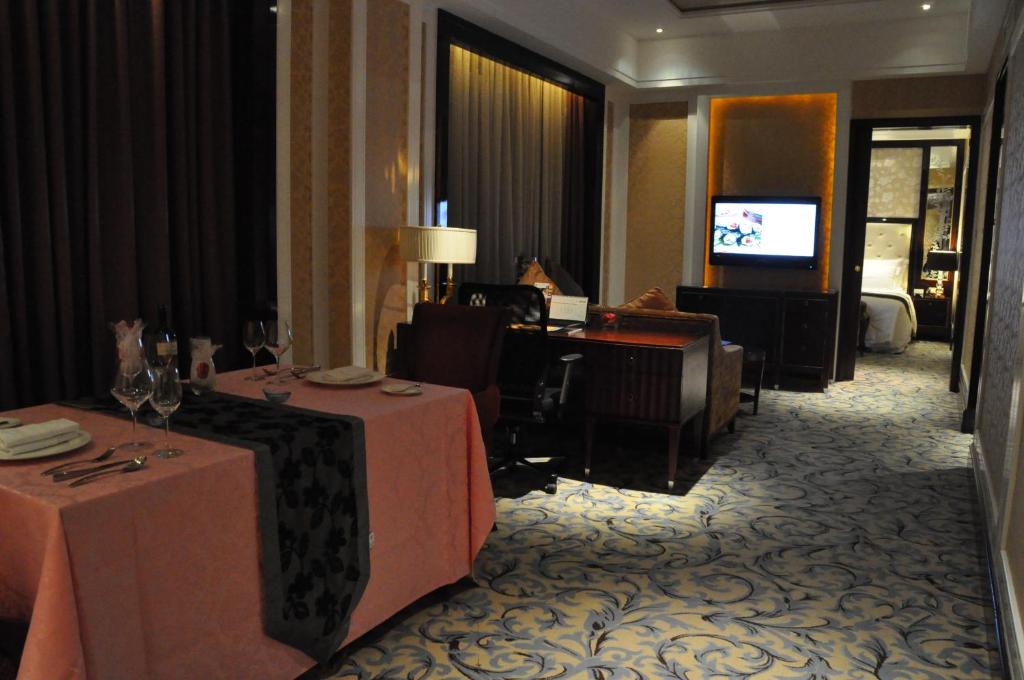 TV a/nebo společenská místnost v ubytování Wyndham Grand Plaza Royale Palace Chengdu