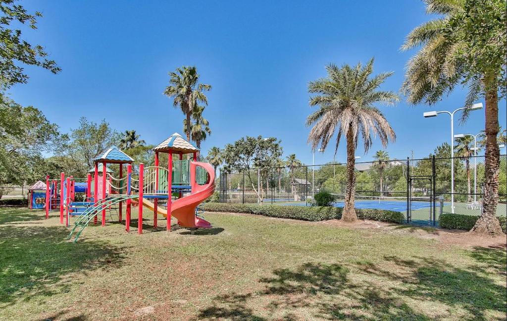 1815 A Slice of Heaven Destin - Pool & Ocean View photo