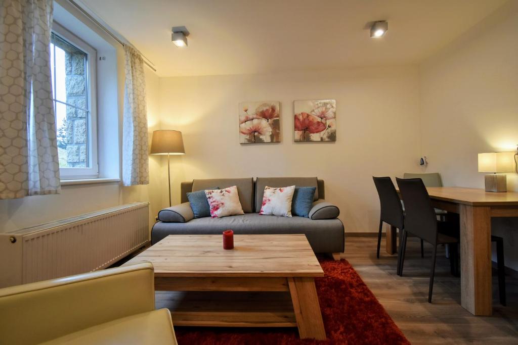 Posezení v ubytování Apartment Dalibor II with private entrance and private garage