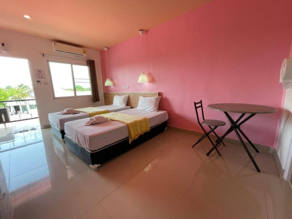 Baan Kaew Ruen Kwan - Budget Twin Room