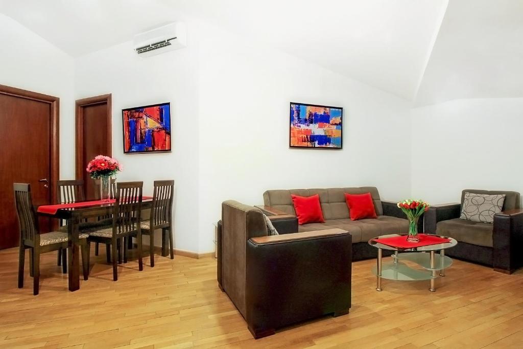 2 Bedroom Apartment on Chaikovski street - Housity