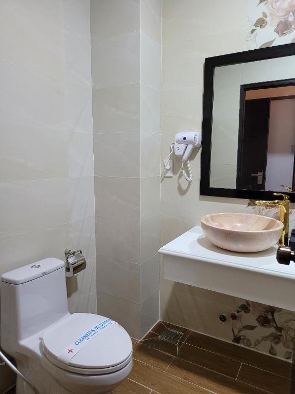 khách Sạn Yên Châu - Chambre Simple De Luxe Avec Balcon