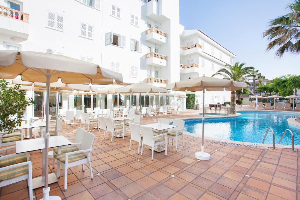 Bazén v ubytování Grupotel Dunamar nebo v jeho okolí