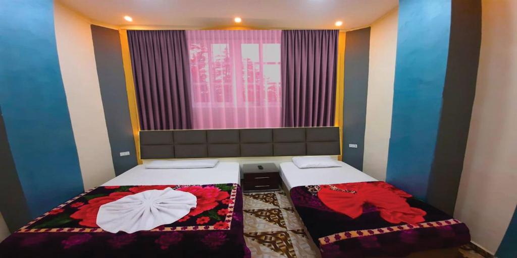 Легло или легла в стая в Emerald Hotel