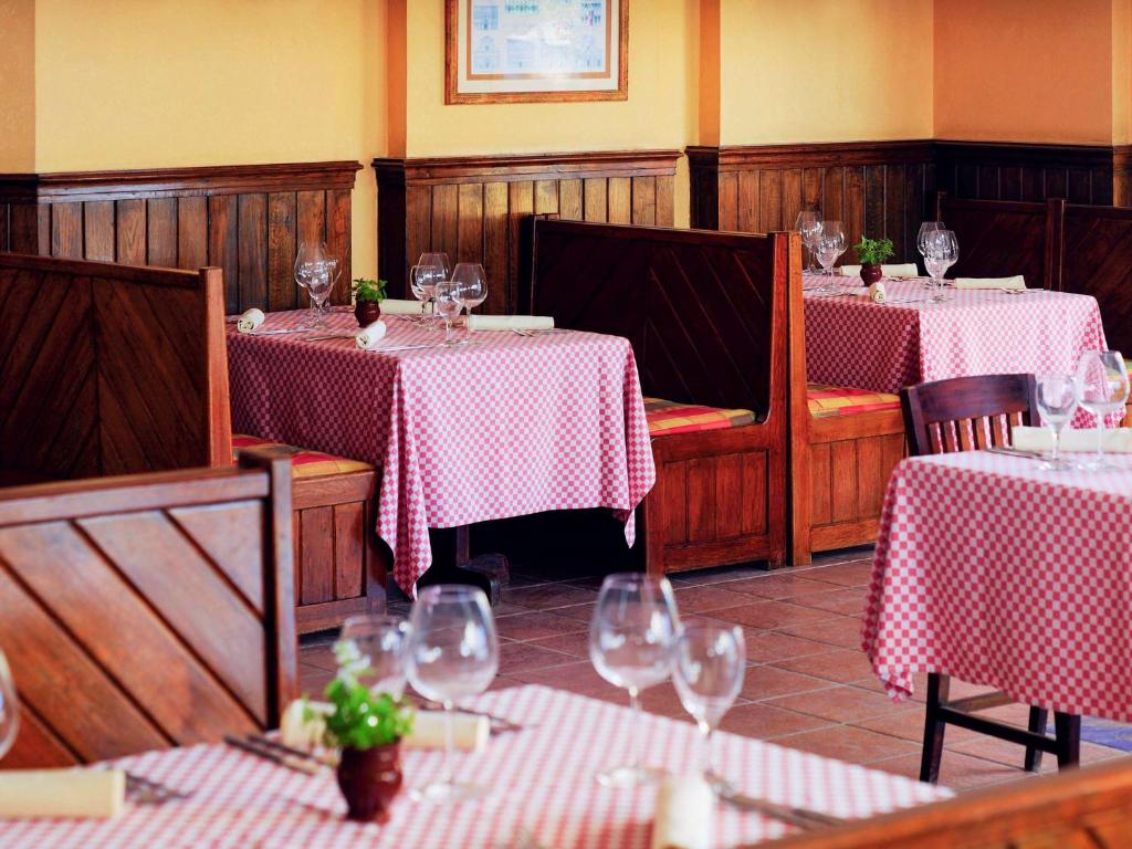 Restaurace v ubytování Naama Bay Promenade Beach Resort Managed By Accor