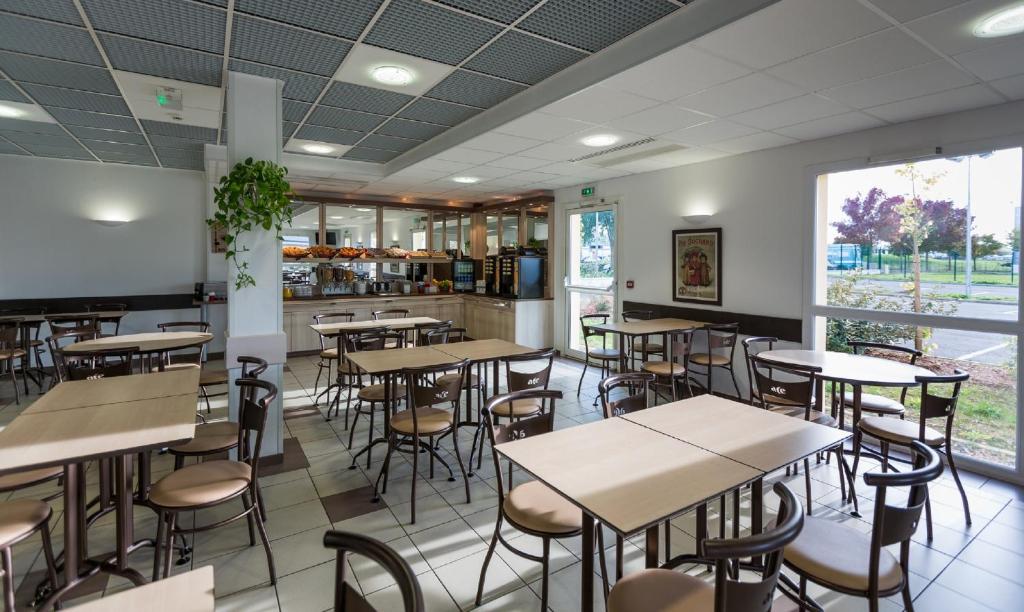 Restaurace v ubytování Ace Hotel Bourges