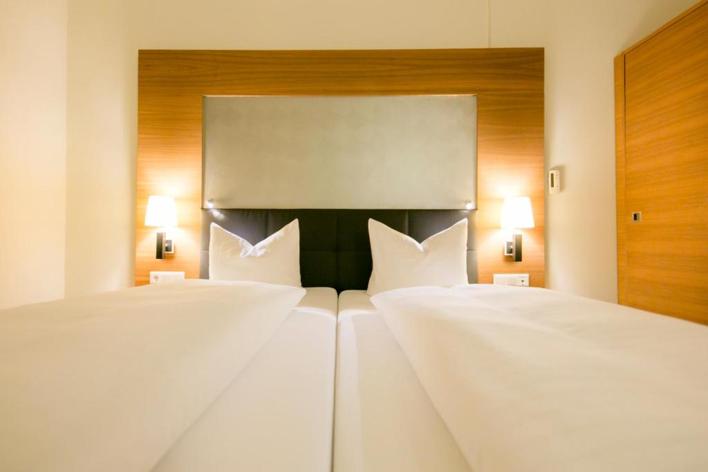 Hotel Sailer - Economy Business (glazen Badkamer) Kamer