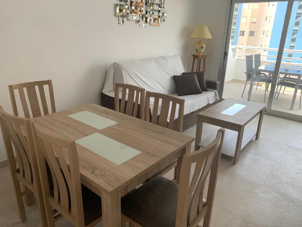 A seating area at SERVICE APART LAZARO - Apartamentos Aguamarina 47