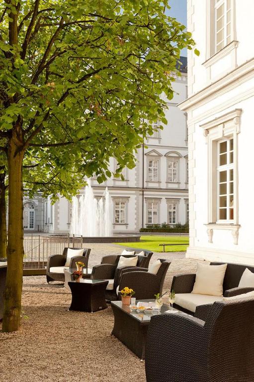 Posezení v ubytování Althoff Grandhotel Schloss Bensberg