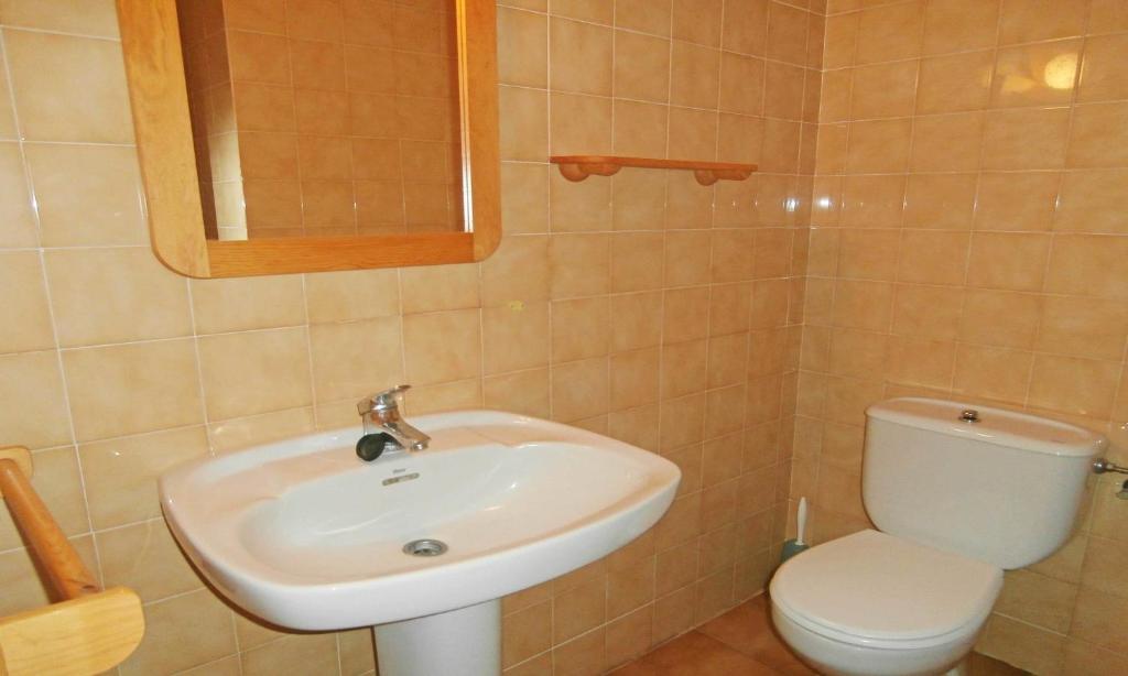 House - 3 Bedrooms with Pool - 04679 - Housity