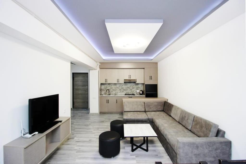 امکانات Excellent apartment in the center of the Yerevan 15 - تصویر ۴