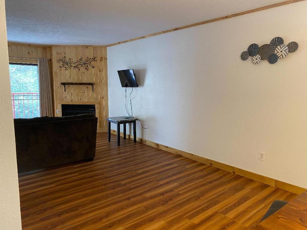 TV a/nebo společenská místnost v ubytování Zoders Inn and Suites