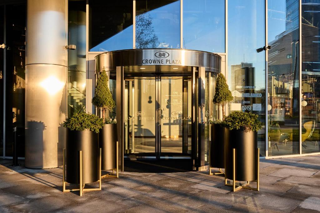 Crowne Plaza - Warsaw - The HUB by IHGの外観または入り口