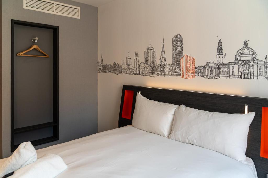 easyHotel Cardiff City Centre, Book Direct £⬇️